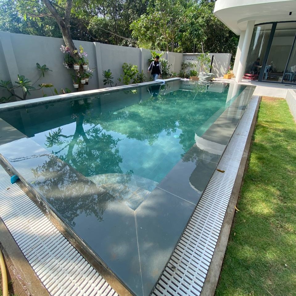 Gallery Images